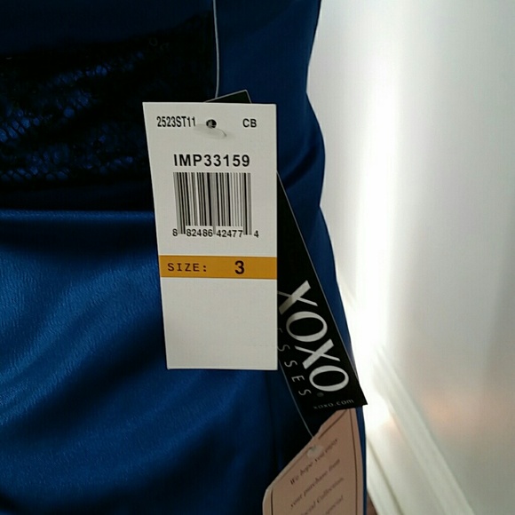 Dress - Picture 3 of 3